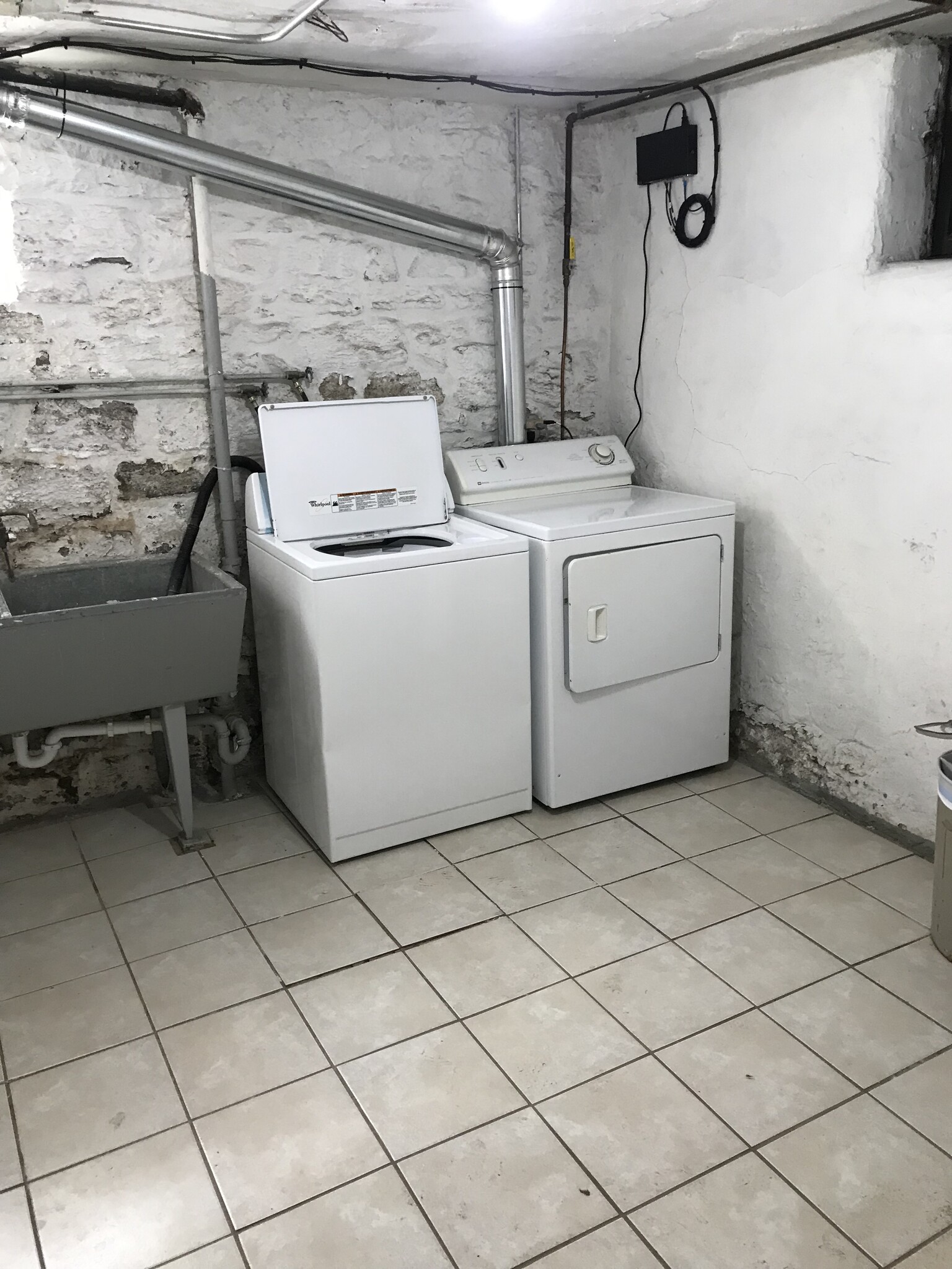 Laundry room basement - 2200 Girard Ave S