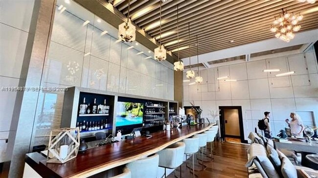 Building Photo - 17141 Collins Ave