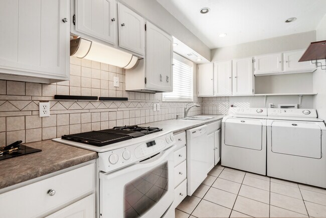 Building Photo - 960 E 100 S