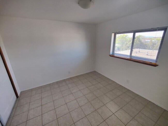 Building Photo - 1307 Rufina Ln