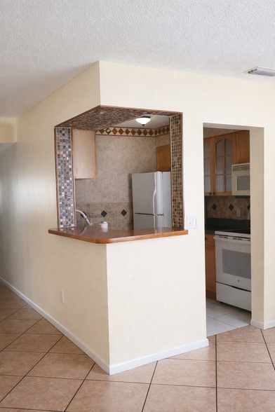 Building Photo - 350 79th Ave N