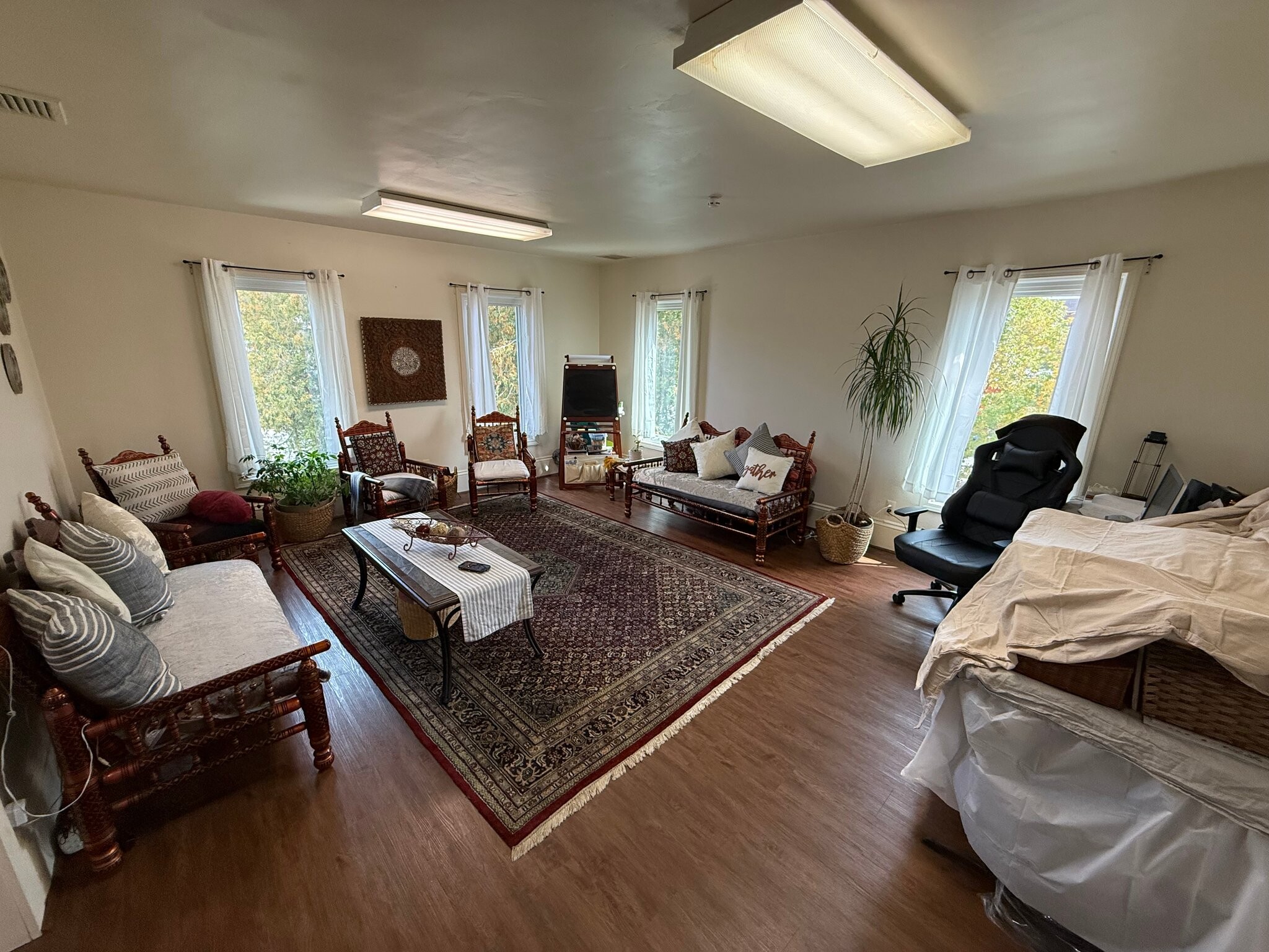 Building Photo - 504 Broadway