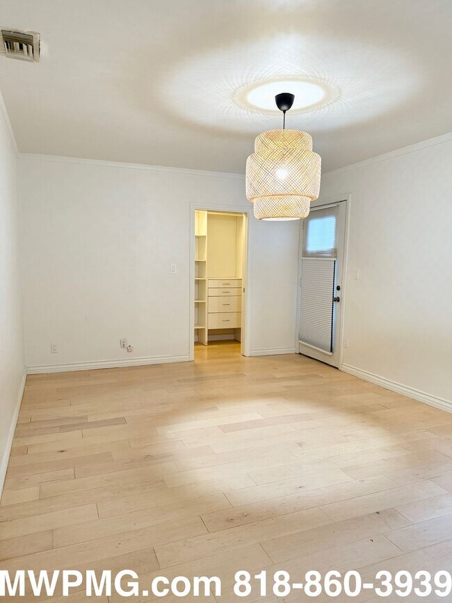 Building Photo - 4Bed 3Bath Woodland Hills home is an absol...