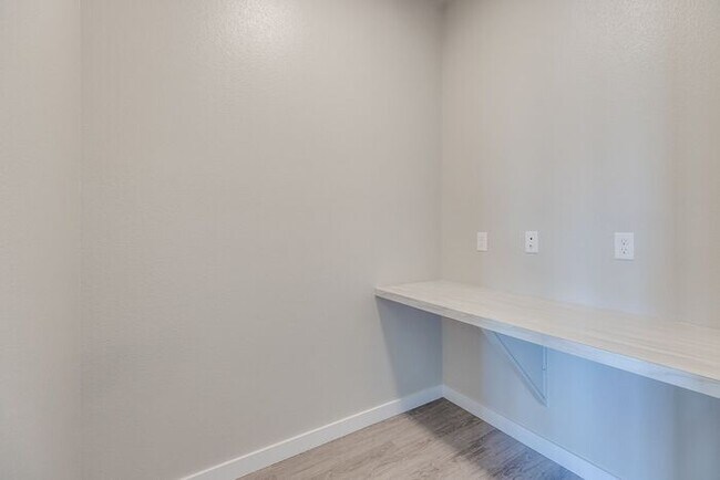 Building Photo - Roe Street Townhomes
