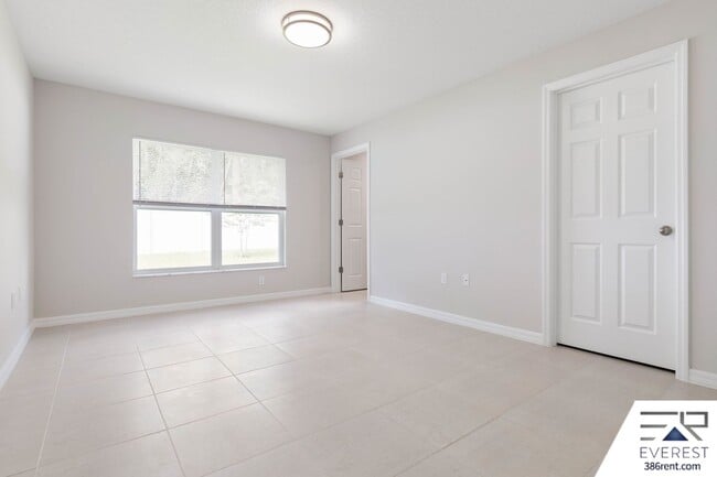 Building Photo - FULLY FENCED, LIKE NEW 3/2/1 TOWNHOUSE ON A CUL DE SAC IN BEAUTIFUL SEMINOLE WOODS