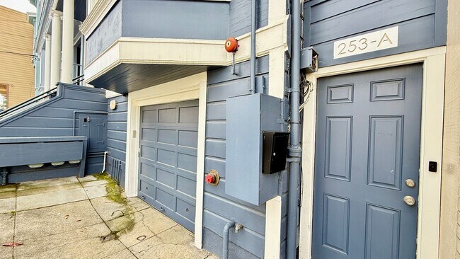 Building Photo - LT11MAIN