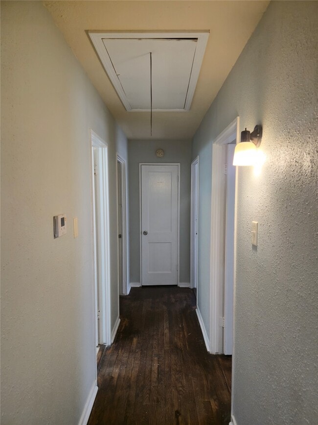 Building Photo - 5203 Pensdale St