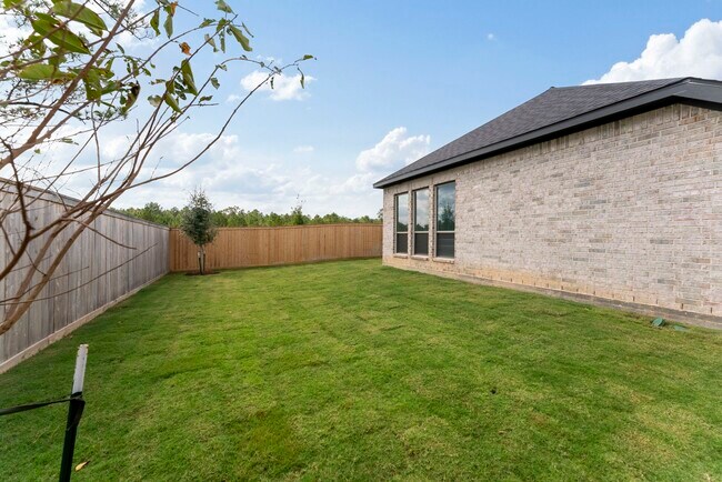 Building Photo - 26545 Pioneer Pointe Ct