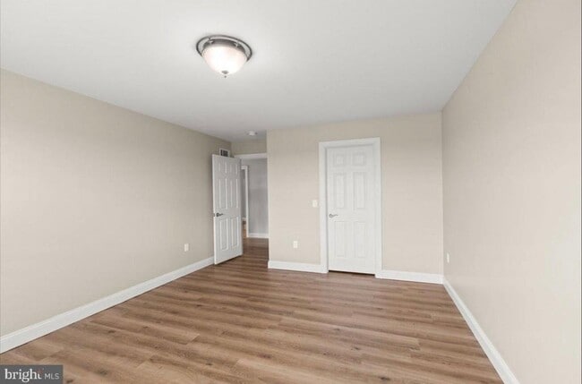 Building Photo - 777 Oak Leaf Ln