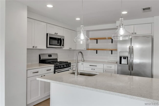 Building Photo - 40 Waterfront Cir