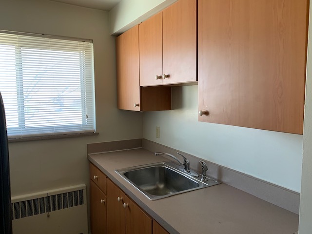 Kitchen Cabnets - 2283 Rosedale Ave