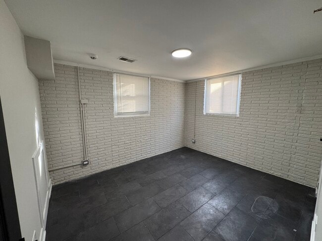 Building Photo - 22220 Brookwood Dr