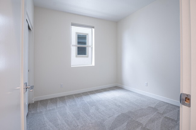 Building Photo - 35830 McCarthy St