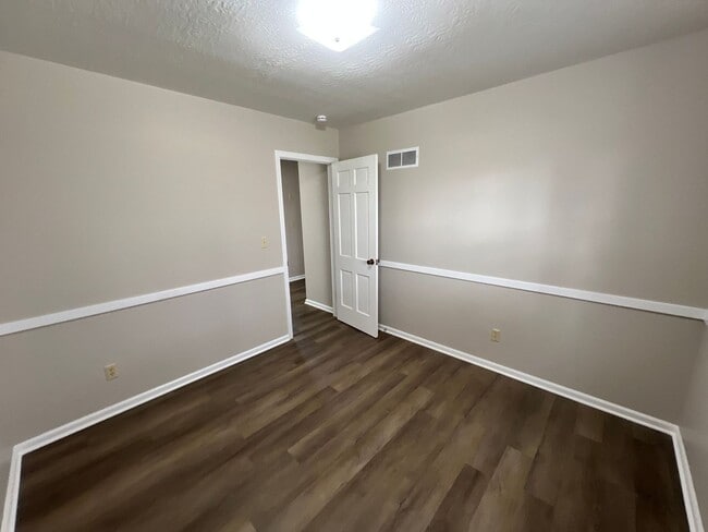 Building Photo - Spacious 3BR with Large Yard & 2-Car Garage