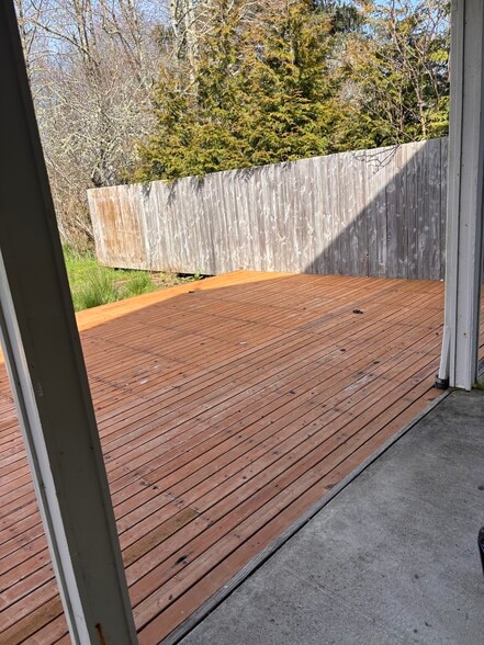 Building Photo - 657 N Main Ave