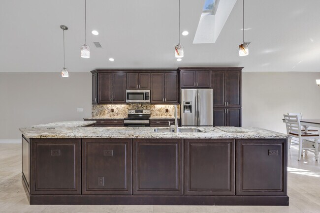 Building Photo - 7546 Ironbridge Cir