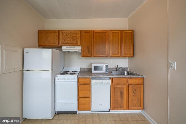 Building Photo - 301 S Broad St