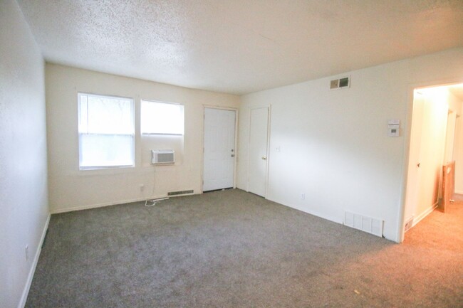 Building Photo - Section 8 Welcome! Amazing Remodeled 4 Bed...