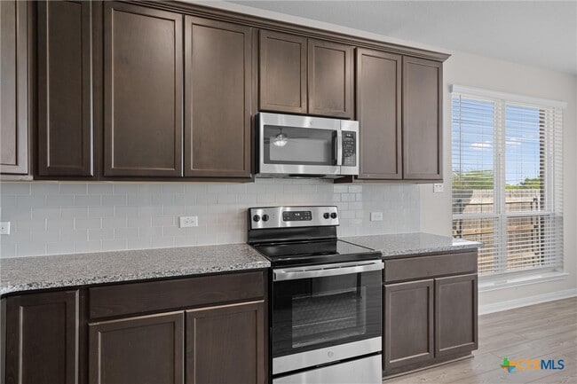 Building Photo - 1037 Shelby Dr