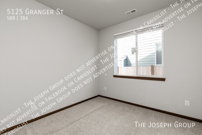 Building Photo - 5125 Granger St