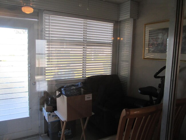 Building Photo - 2731 Barkley Dr W