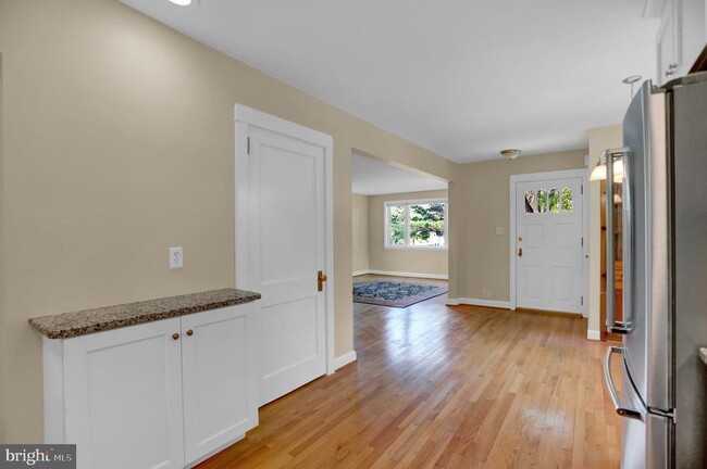 Building Photo - 23 Talbott Ave