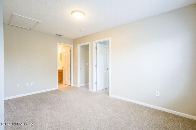 Building Photo - 1500 Calming Water Dr
