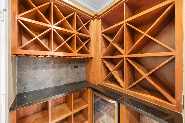 Building Photo - 510 Jackson Hill St