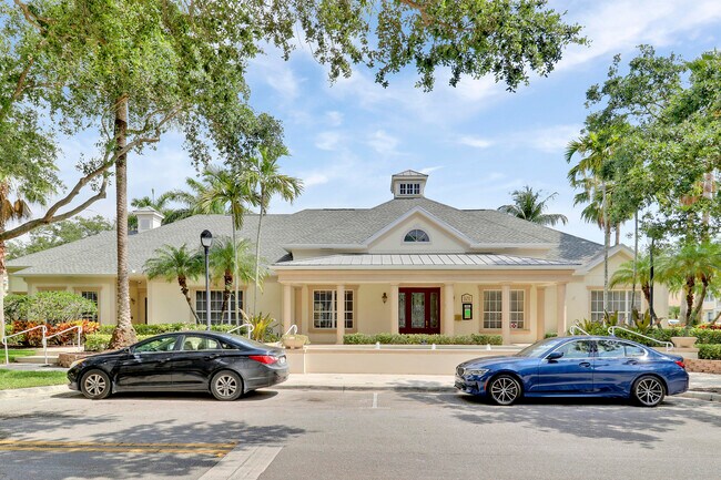 Building Photo - 275 Murcia Dr