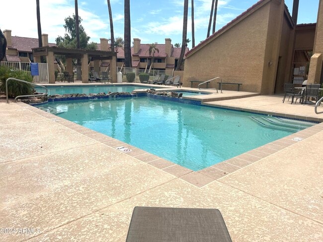 Building Photo - 4901 S Calle Los Cerros Dr
