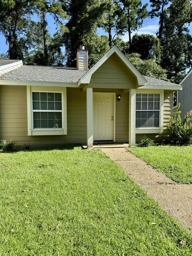Building Photo - 2910 Richview Park Cir N