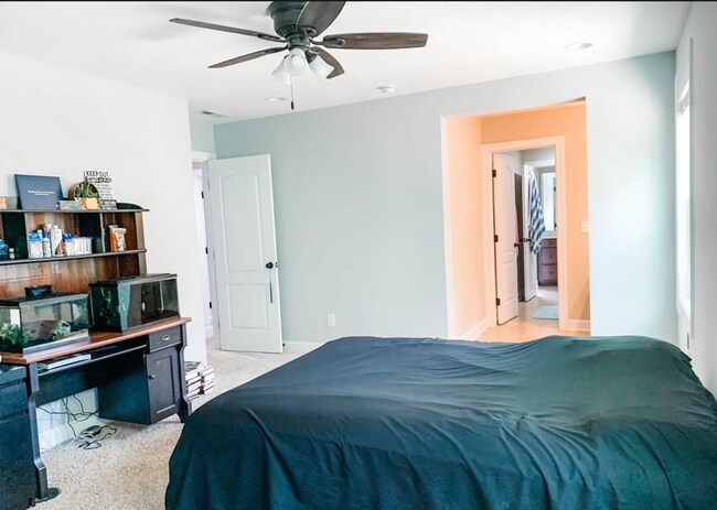 Building Photo - 1041 Blue Larkspur Ave