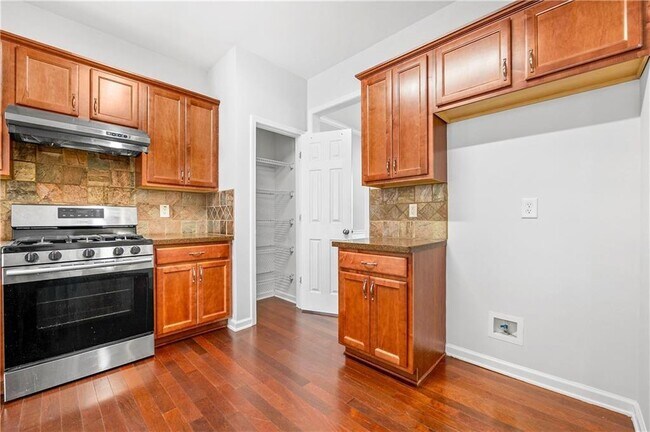 Building Photo - 2113 Worrall Hill Dr