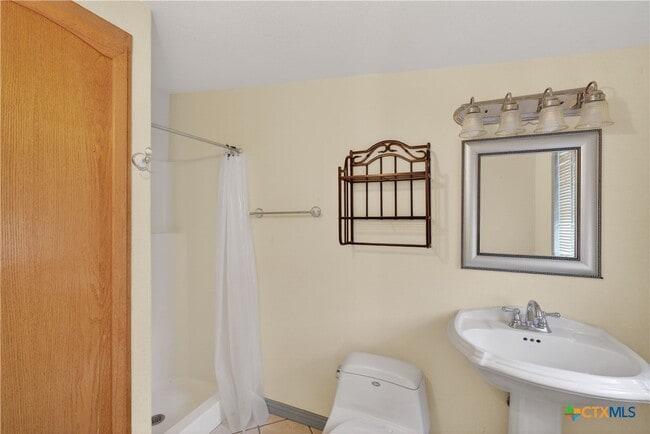 Building Photo - 14 Steele St