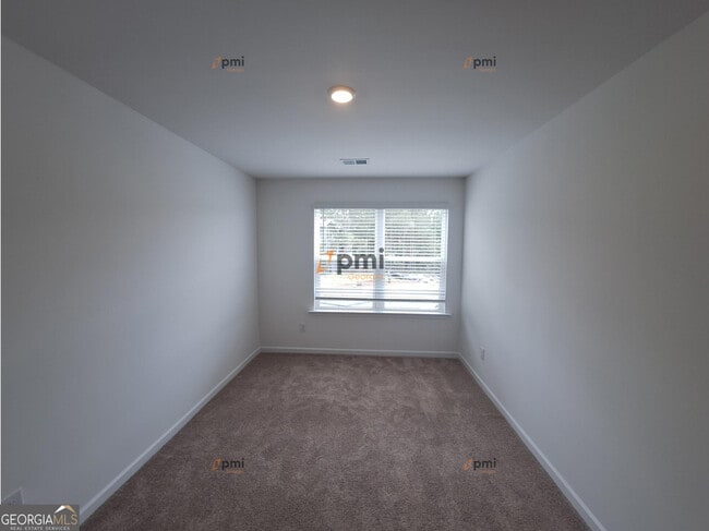 Building Photo - 285 Kenoot Dr