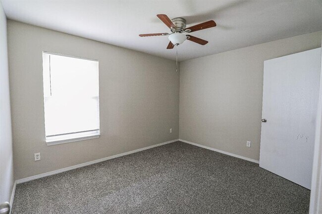 Building Photo - 2705 NW 187th Terrace