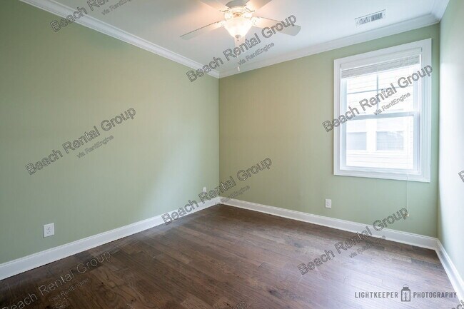 Building Photo - 121 Champions Village Dr