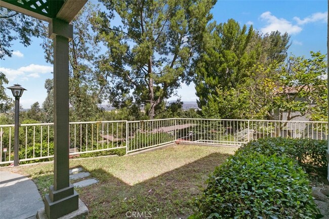 Building Photo - 22757 Lakeway Dr