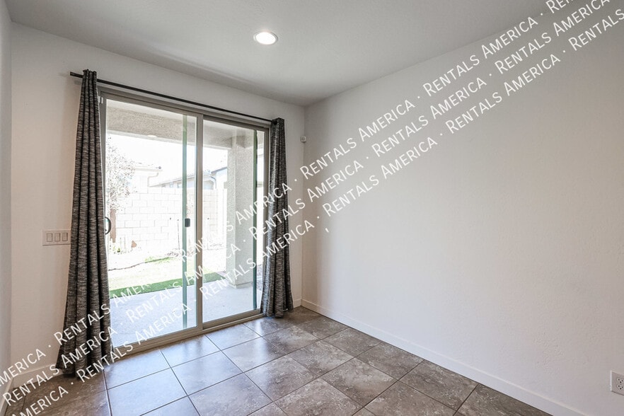 Building Photo - 8914 W Rancho Dr