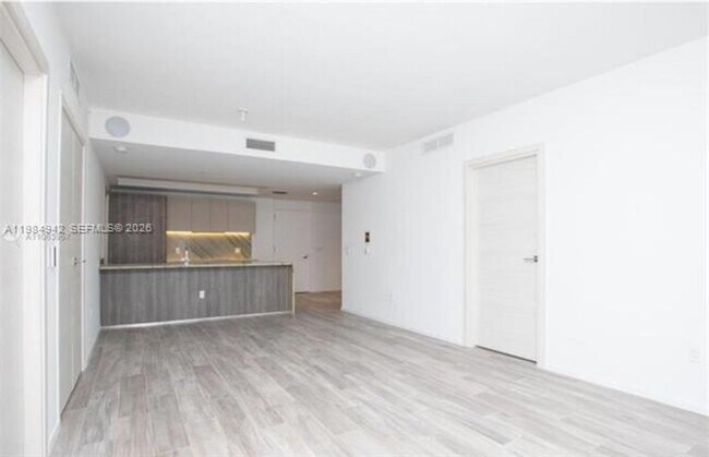 Building Photo - 801 S Miami Ave