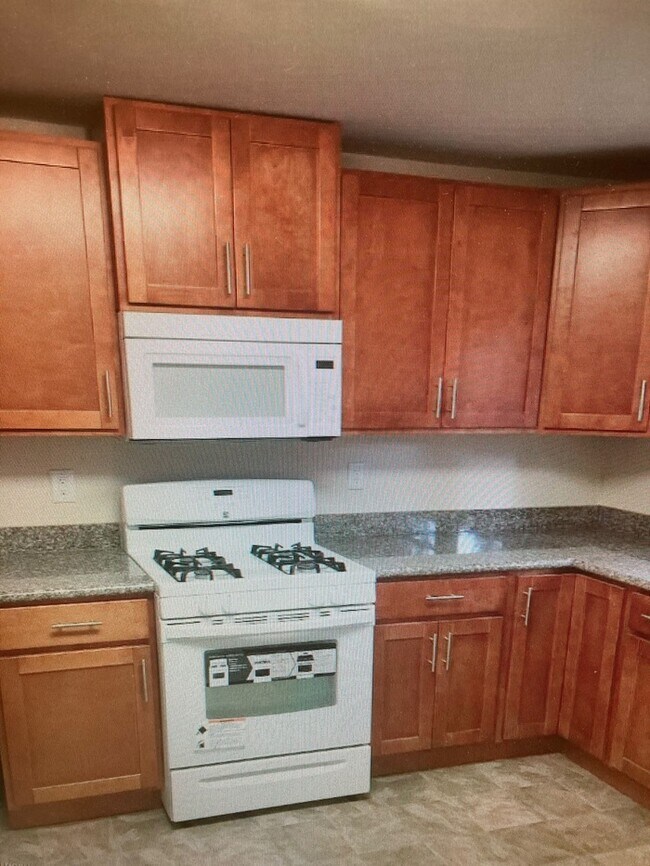 Building Photo - 3 bedroom 2 bath home located in Gulfport