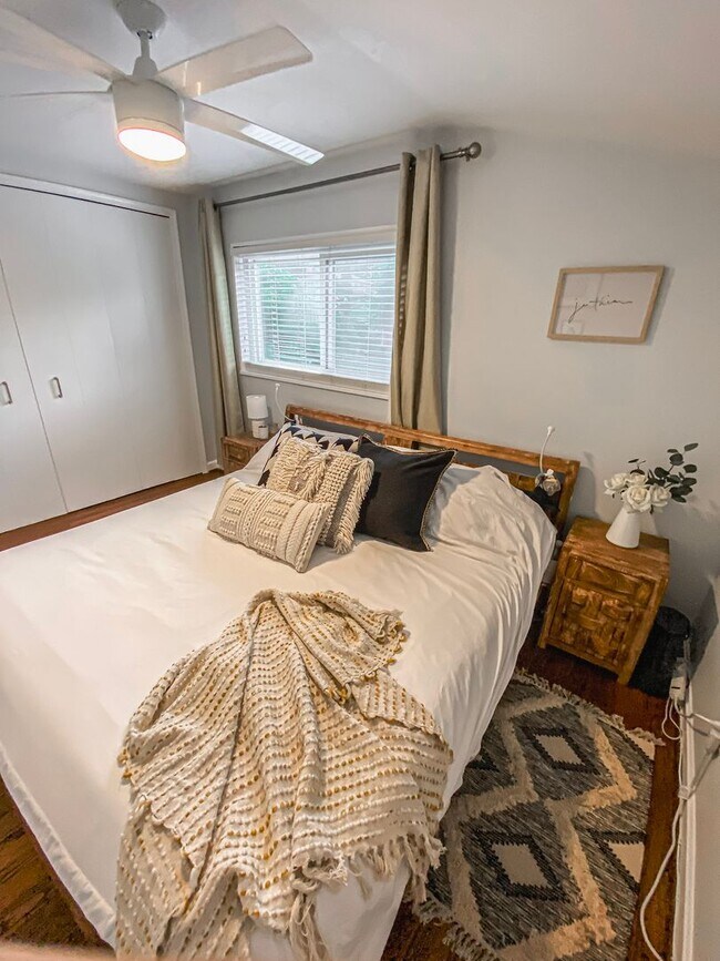 Building Photo - Gorgeous 3 Bed 1.5 Bath Brick Home with Large Yard In Beautiful Taylor Run