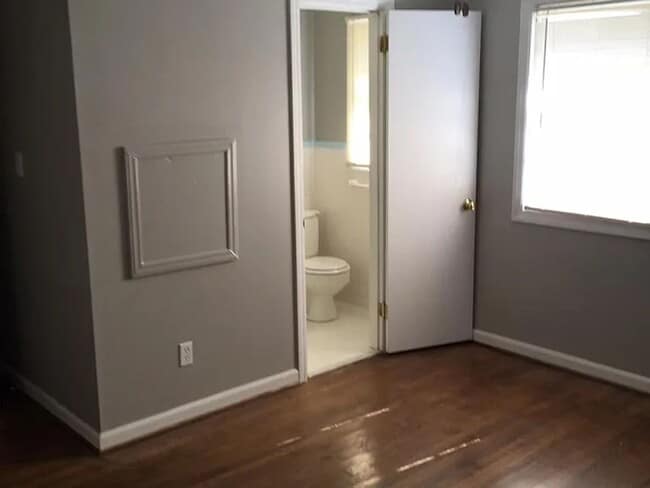 Building Photo - 4 Bedroom 2 Bath House in Northbridge Terrace - West Ashley