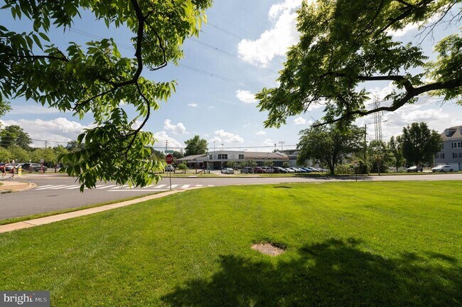 Building Photo - 208 Park Terrace Ct SE