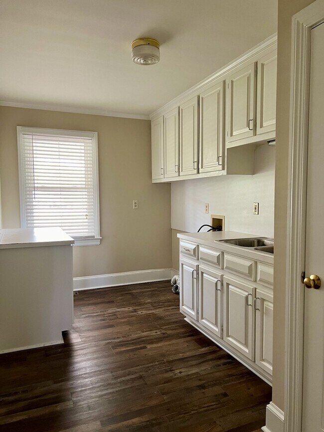 Building Photo - 5715 NC-581