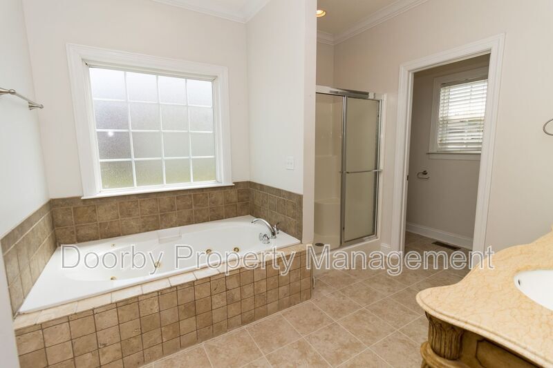 Building Photo - 8584 Sunridge Dr