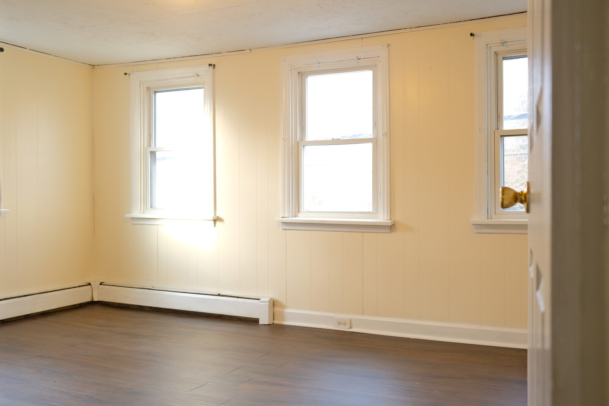 Building Photo - 1102 Lancaster Ave