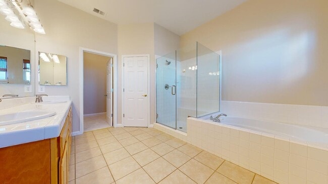 Building Photo - 123 Warbler Ln