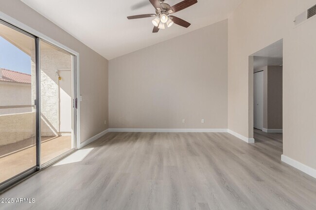 Building Photo - 10610 S 48th St