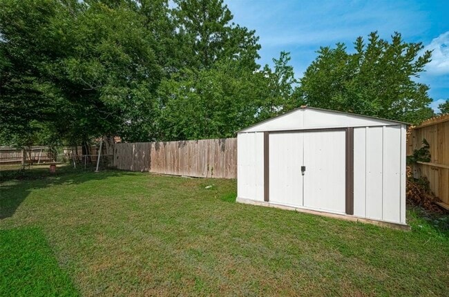 Building Photo - 6741 Goforth St